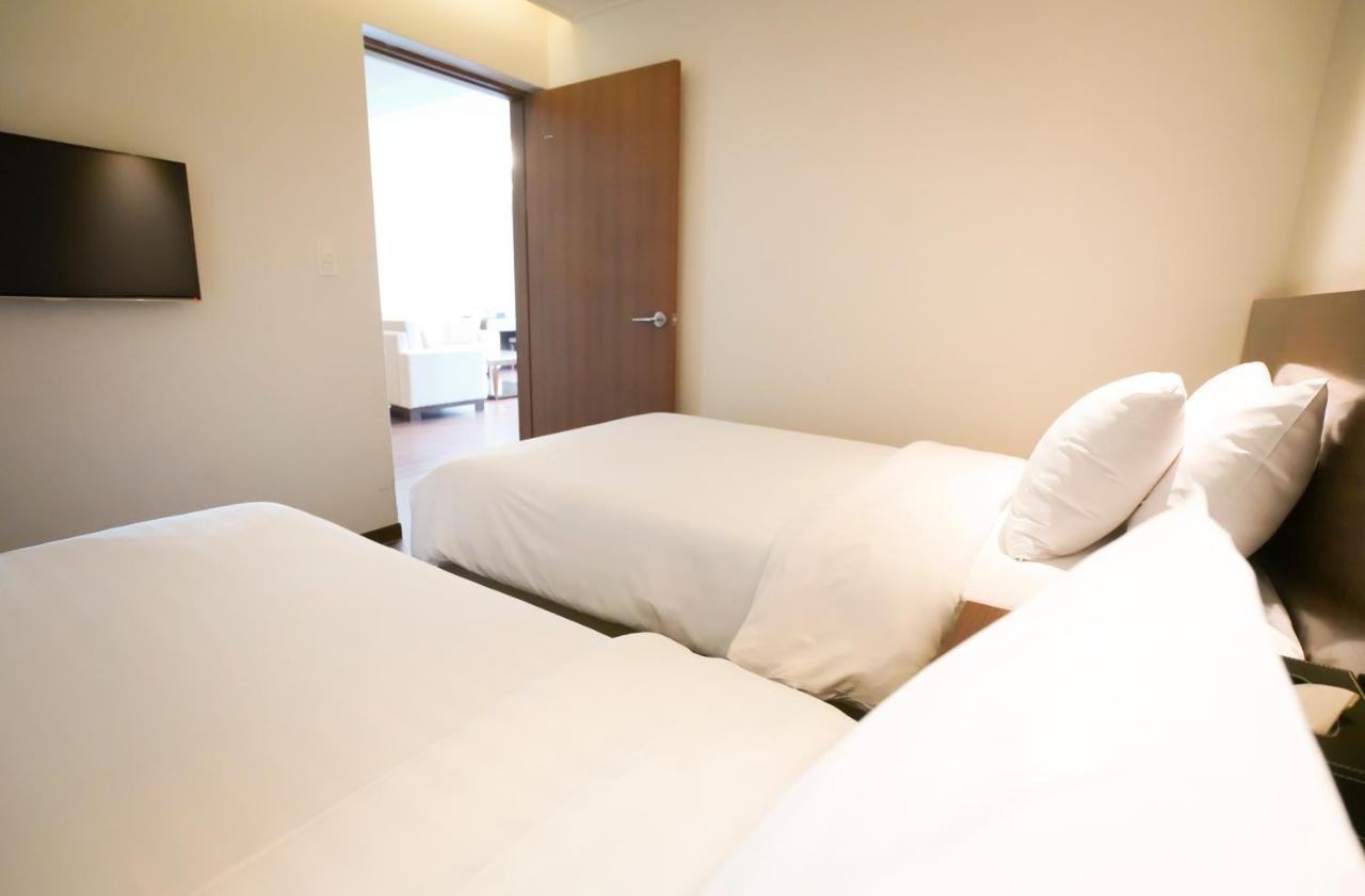 Uni Hotel Чеджудо Экстерьер фото